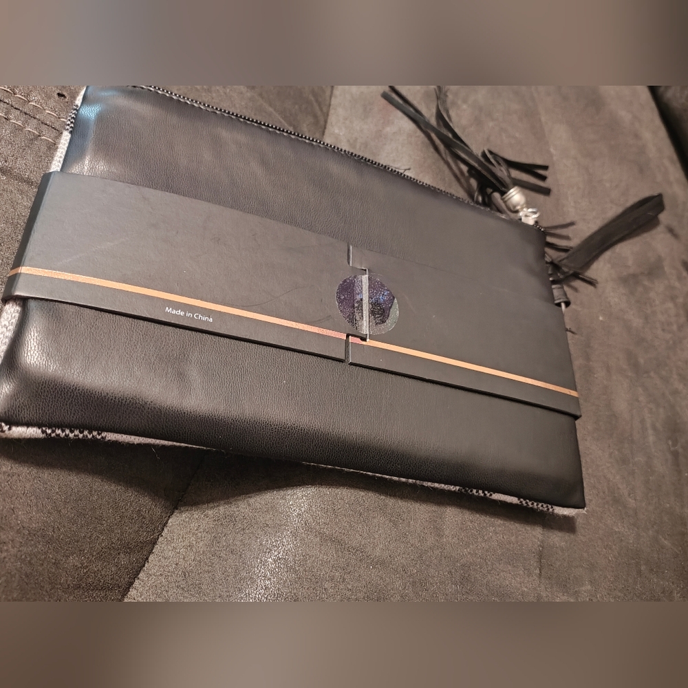 Rachel Zoe Plaid Tasseled Zipper Wristlet. NWT - Picture 4 of 7